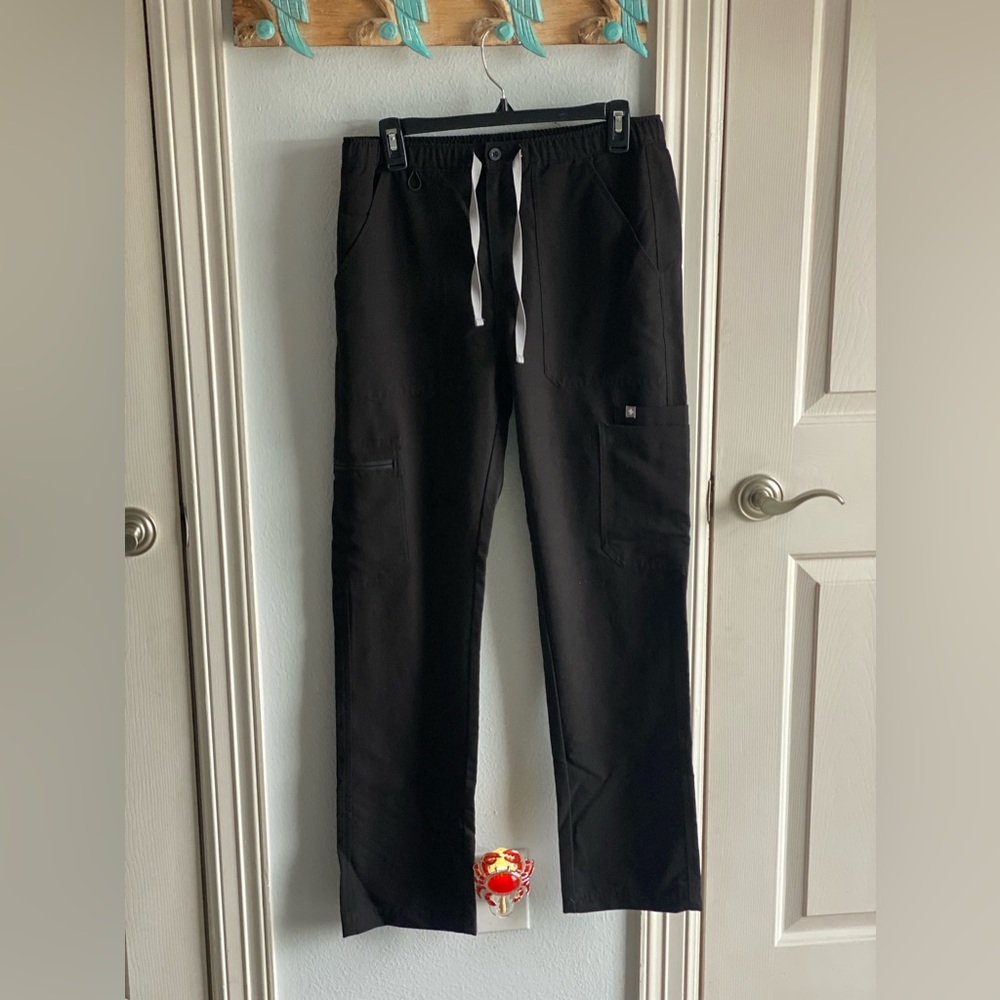 Figs Slim Cairo Cargo Fit Scrub Pants - Picture 2 of 5
